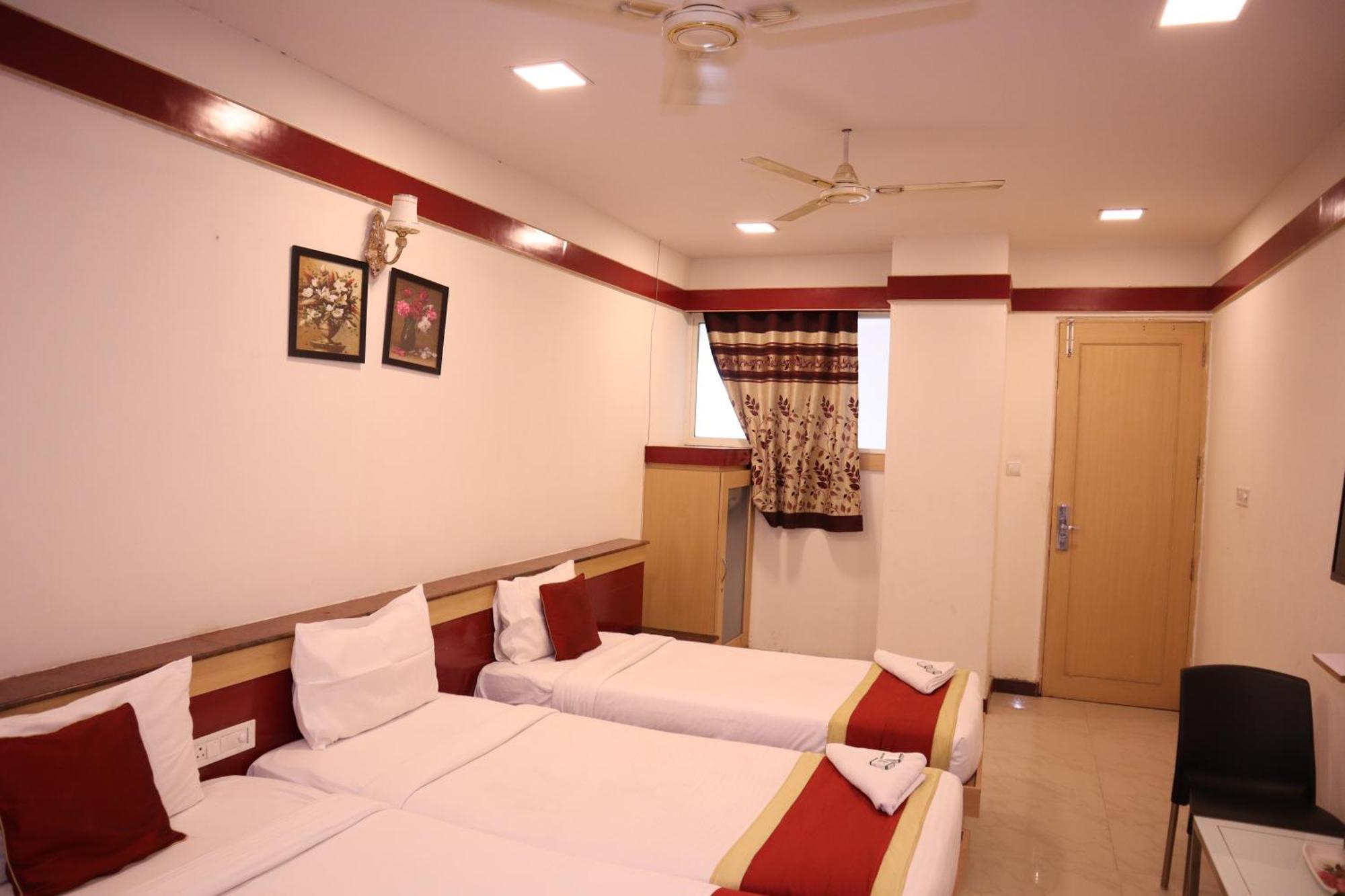 Sri Sai Ram Suites Bangalore Eksteriør billede