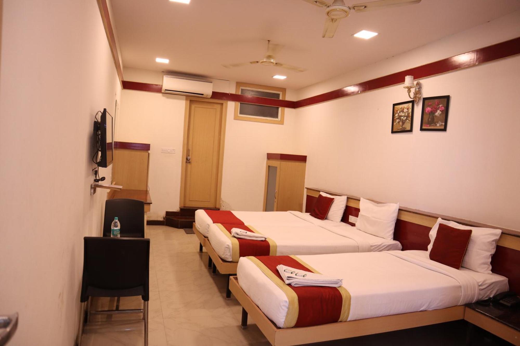 Sri Sai Ram Suites Bangalore Eksteriør billede