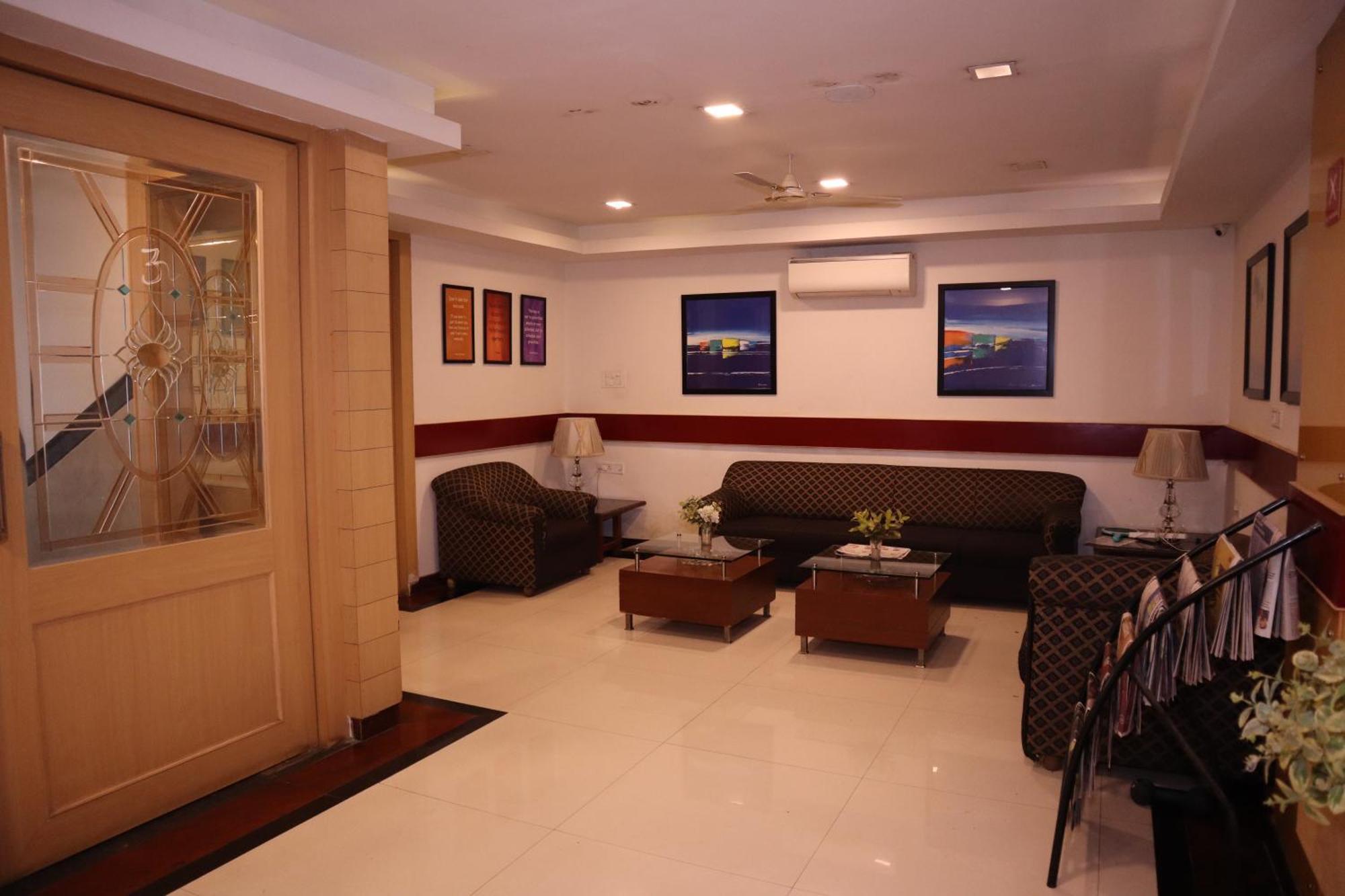 Sri Sai Ram Suites Bangalore Eksteriør billede