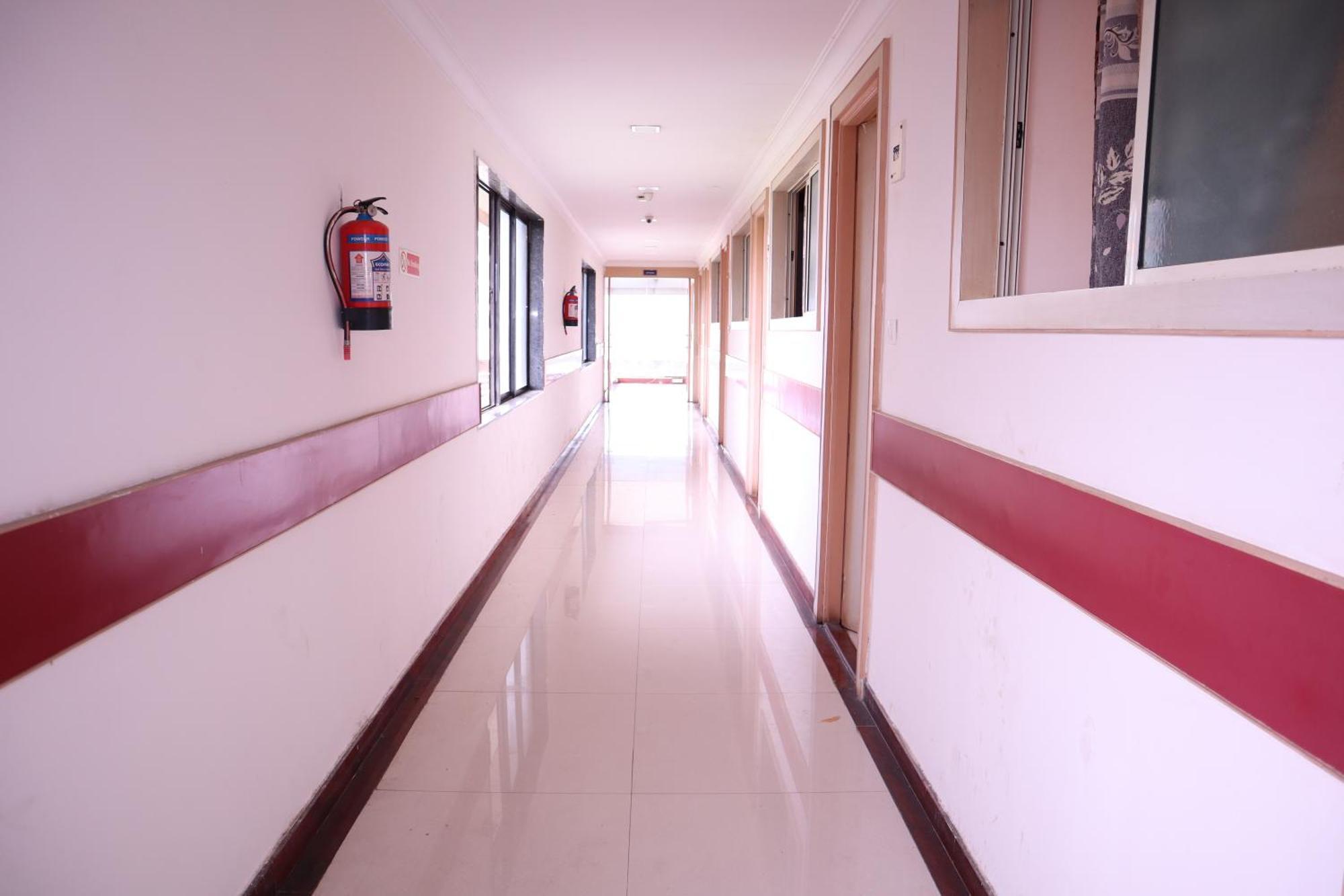 Sri Sai Ram Suites Bangalore Eksteriør billede