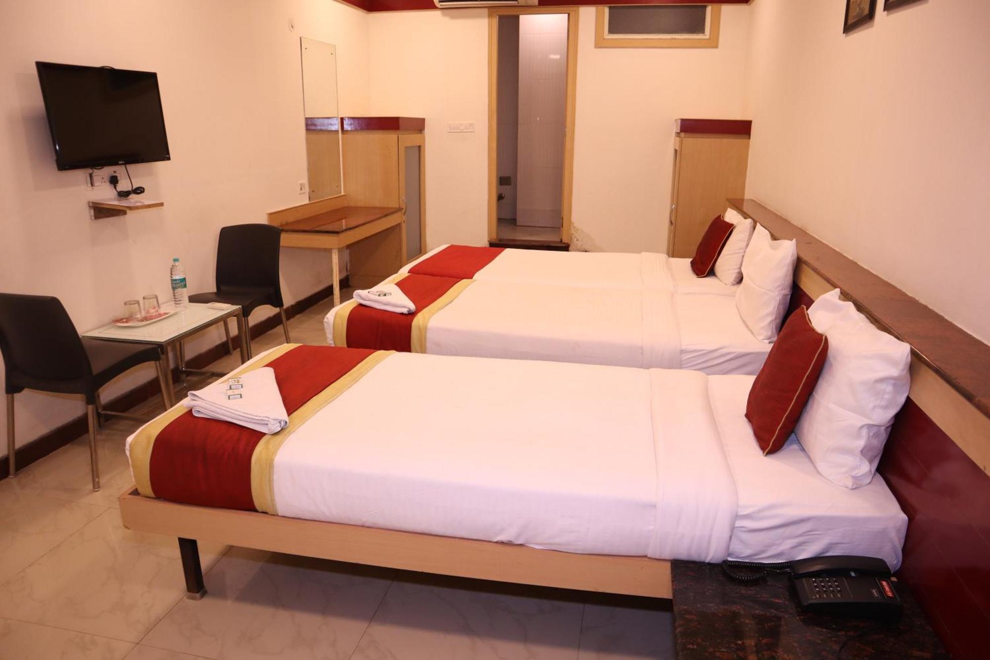 Sri Sai Ram Suites Bangalore Eksteriør billede