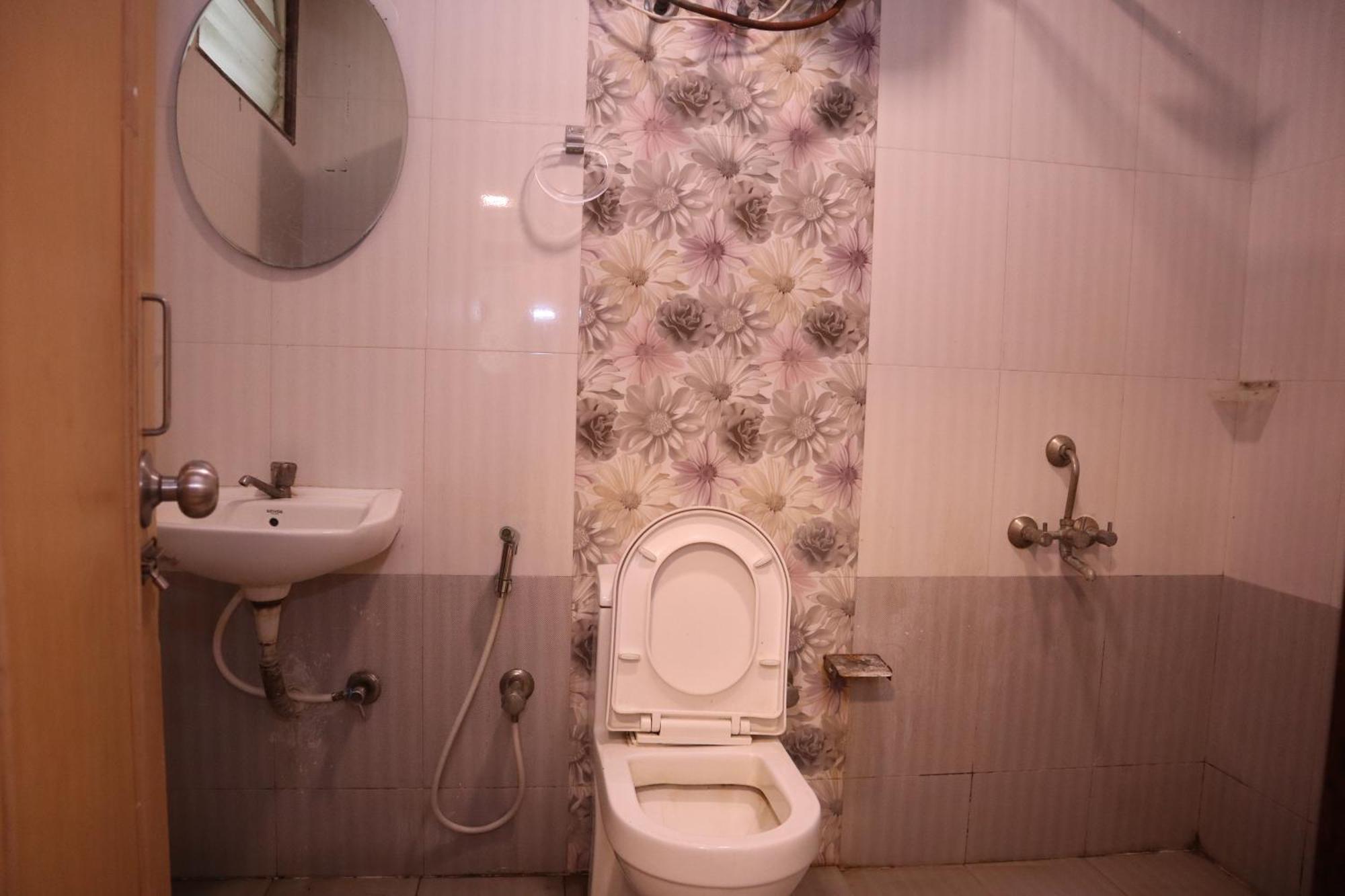 Sri Sai Ram Suites Bangalore Eksteriør billede