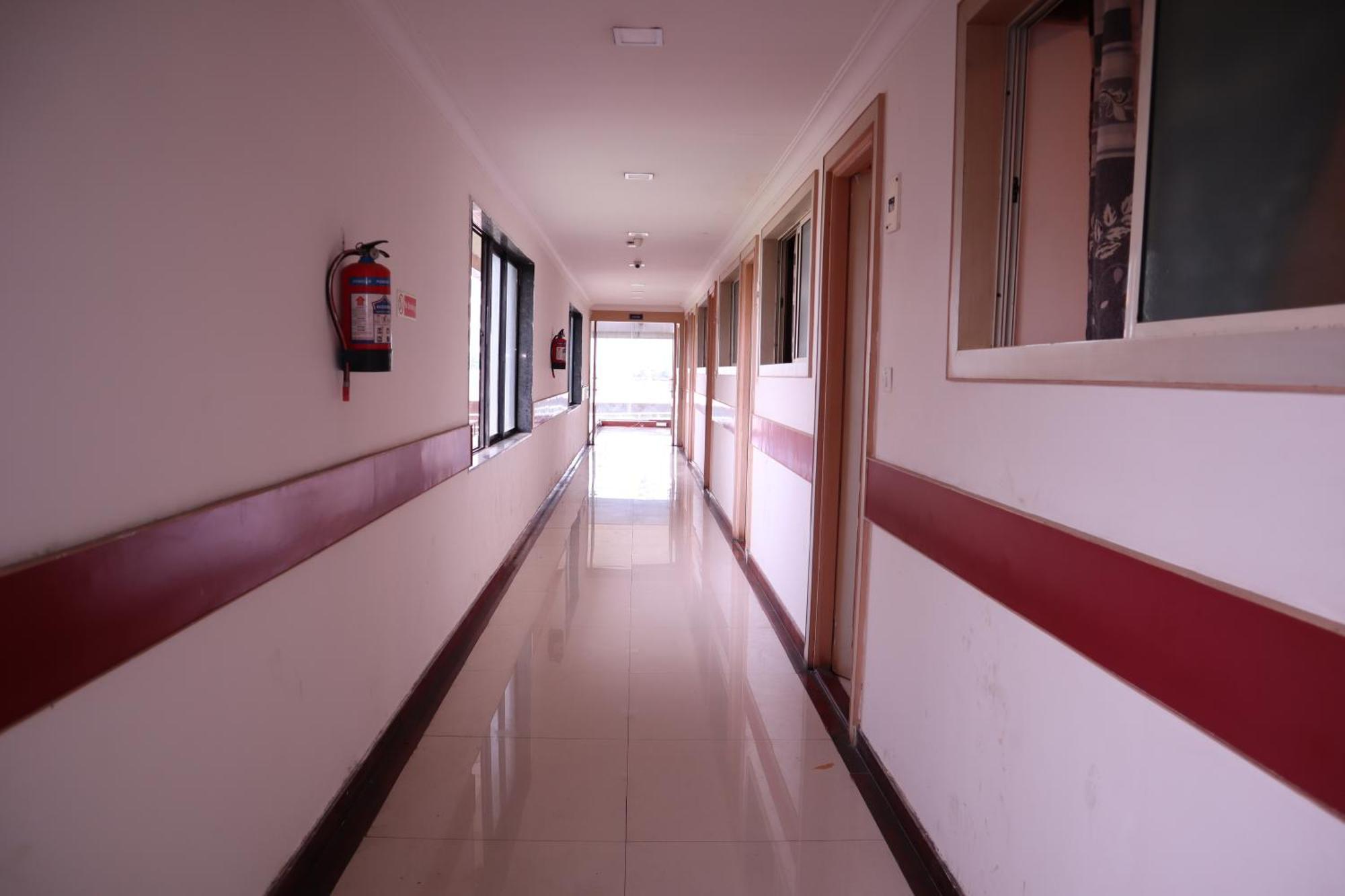 Sri Sai Ram Suites Bangalore Eksteriør billede