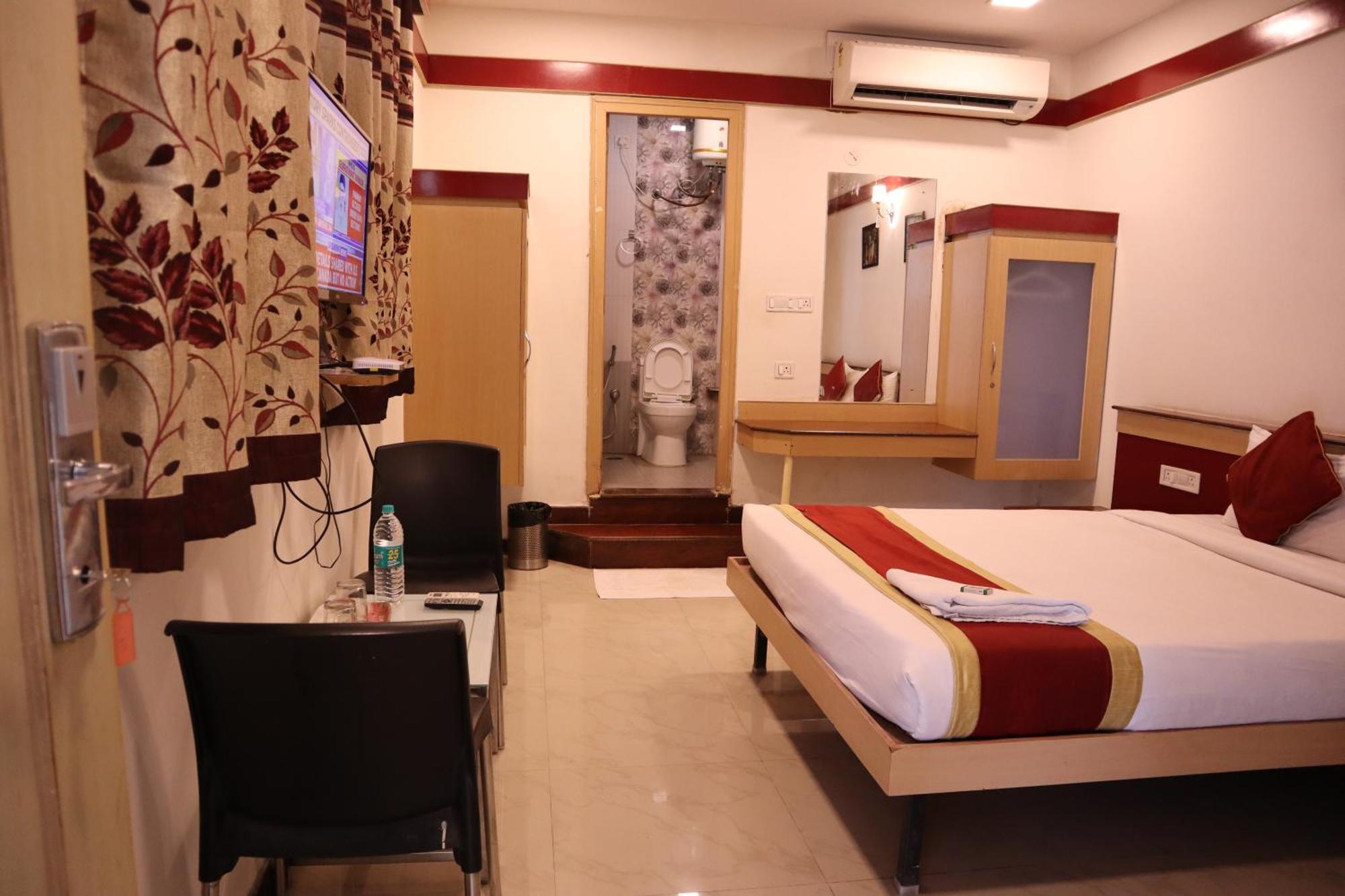 Sri Sai Ram Suites Bangalore Eksteriør billede