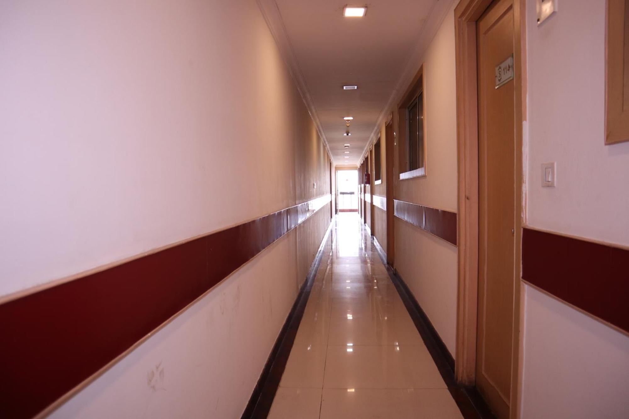 Sri Sai Ram Suites Bangalore Eksteriør billede