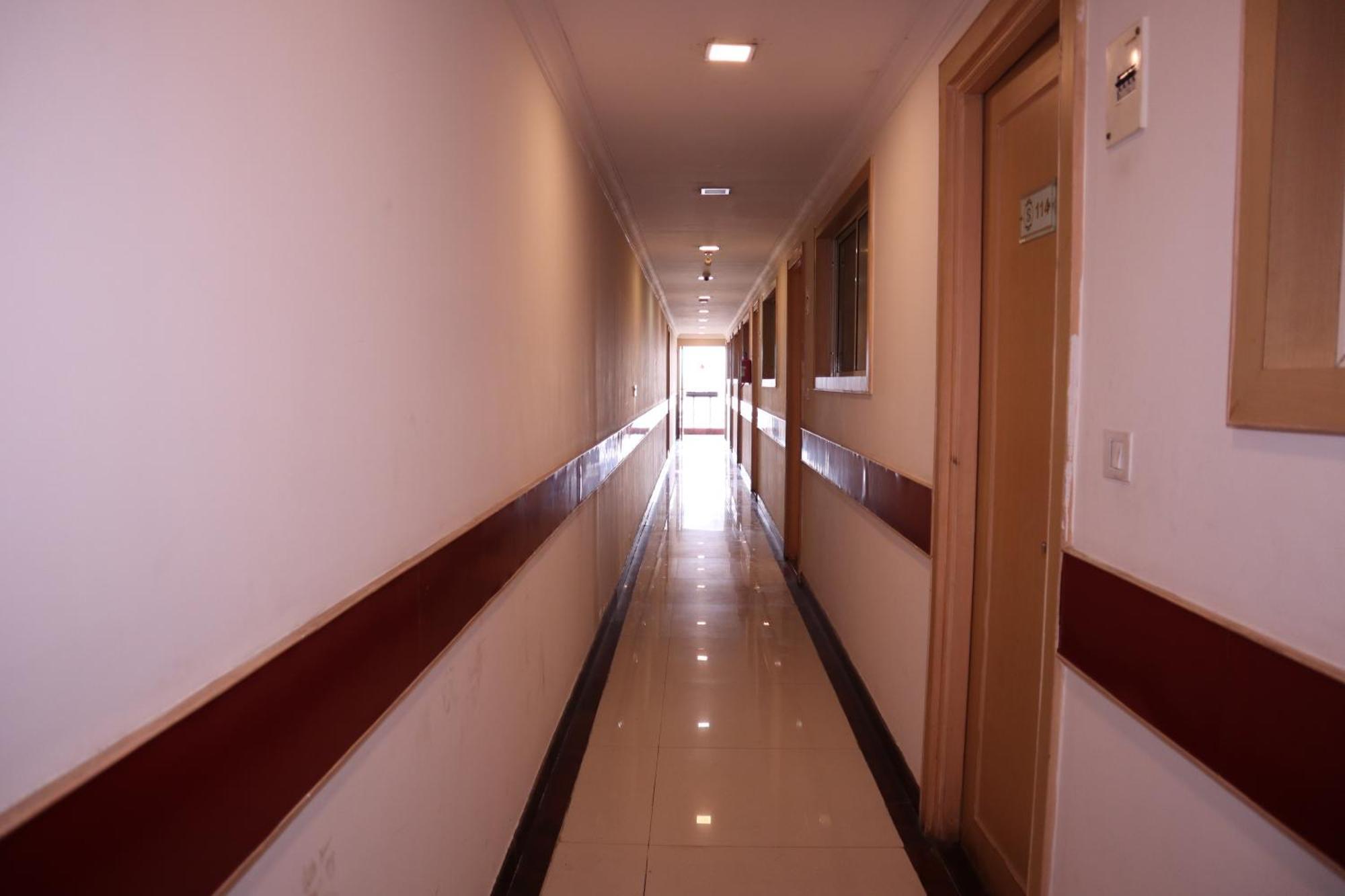 Sri Sai Ram Suites Bangalore Eksteriør billede