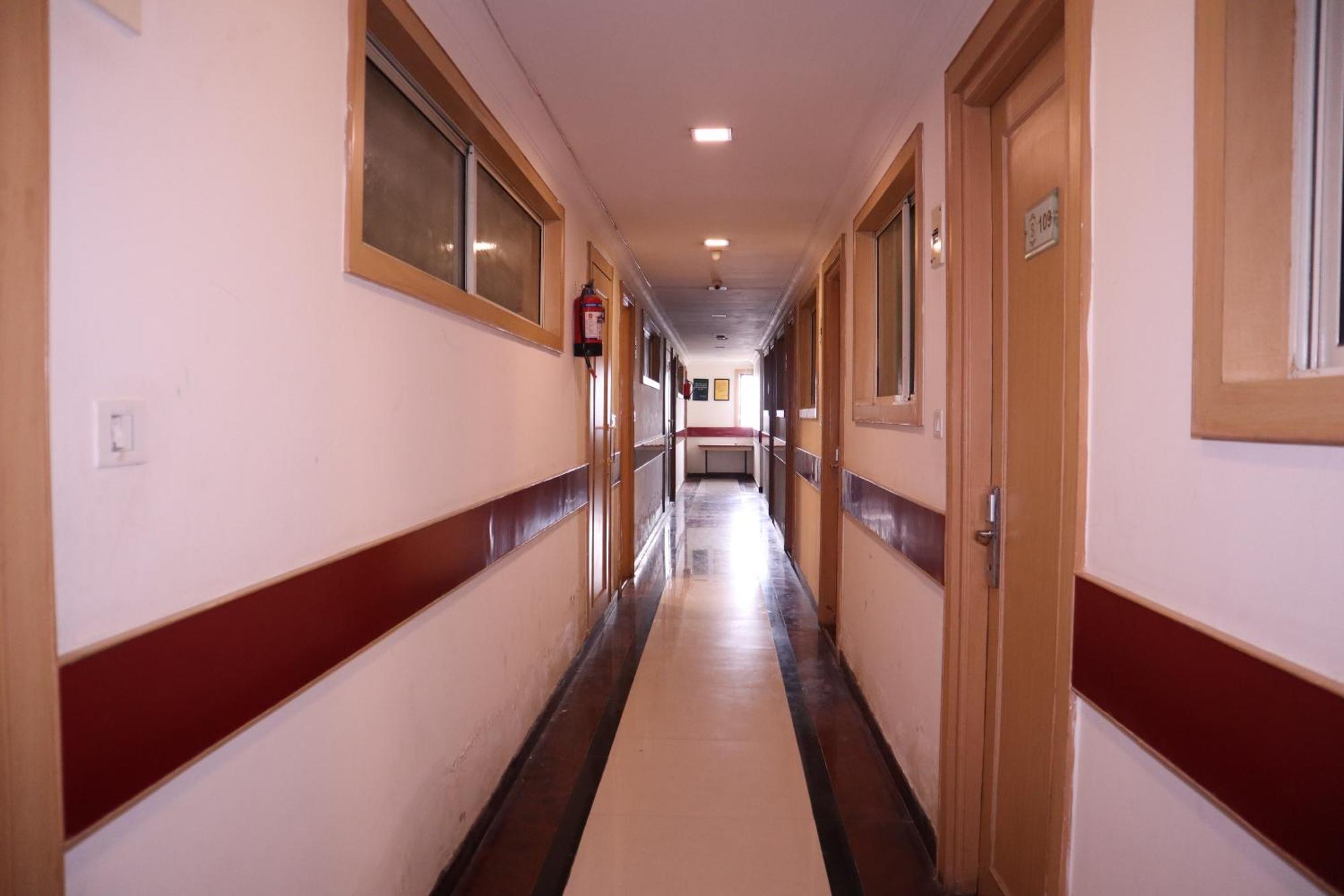 Sri Sai Ram Suites Bangalore Eksteriør billede