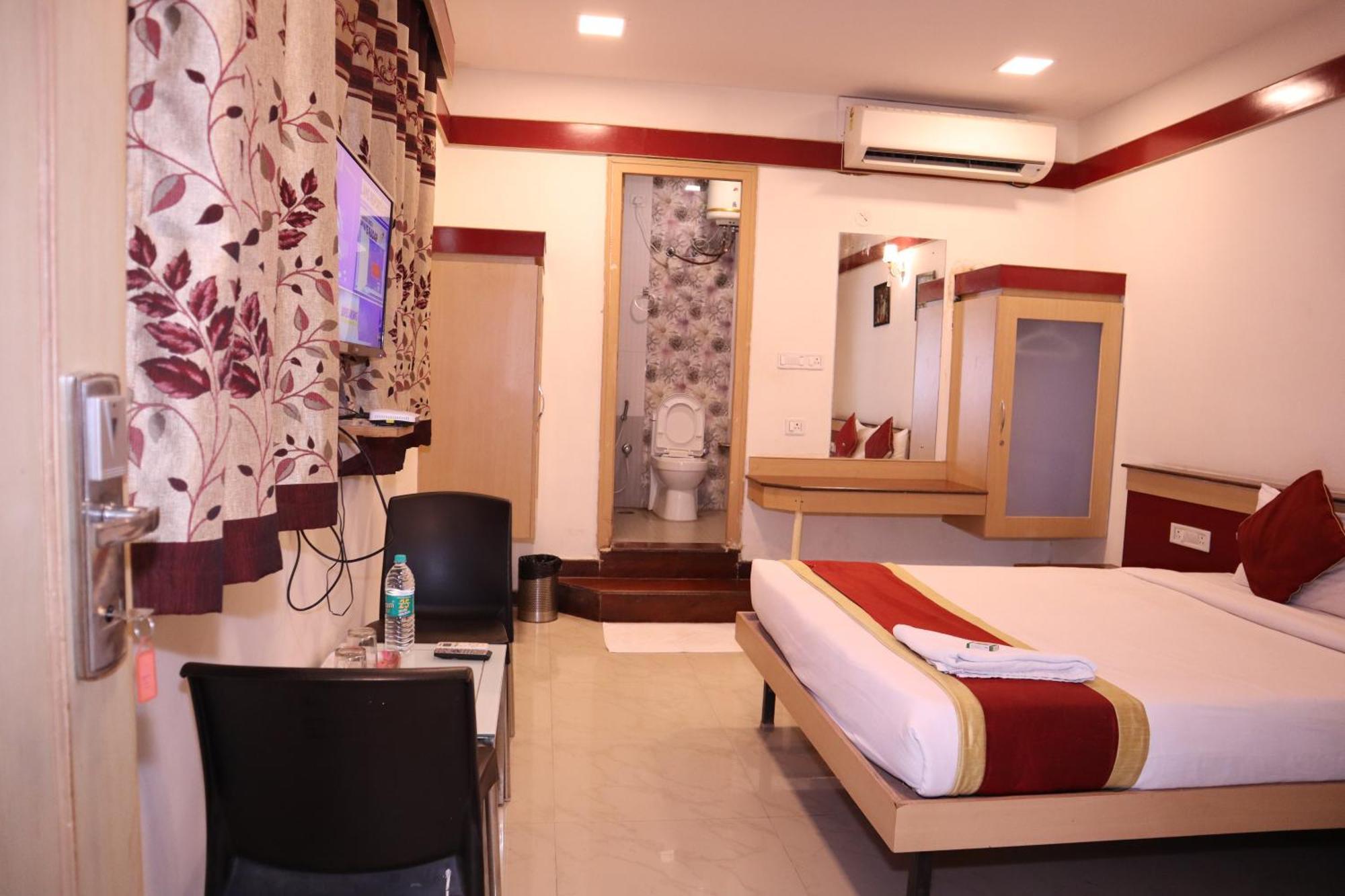 Sri Sai Ram Suites Bangalore Eksteriør billede