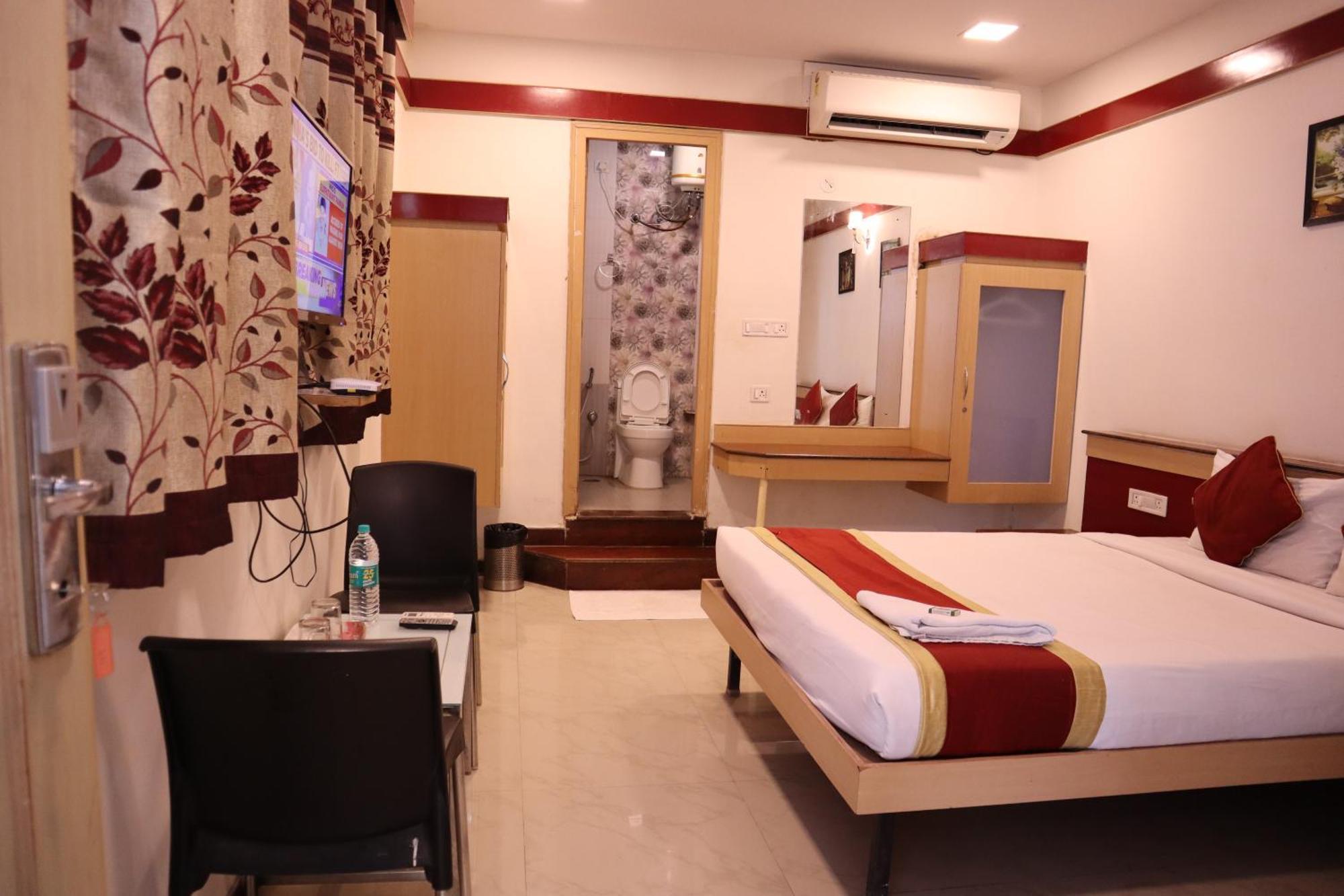 Sri Sai Ram Suites Bangalore Eksteriør billede