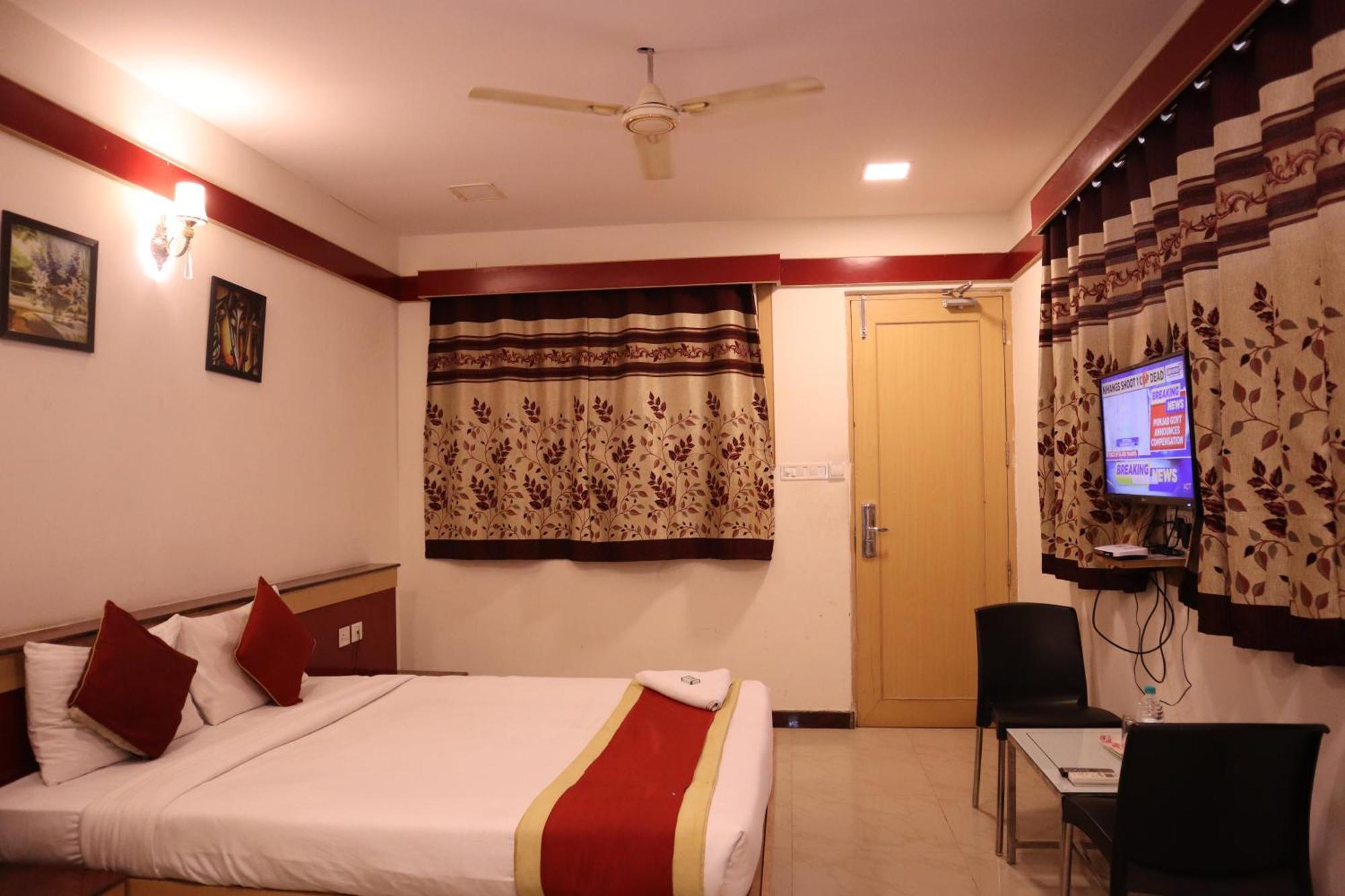 Sri Sai Ram Suites Bangalore Eksteriør billede