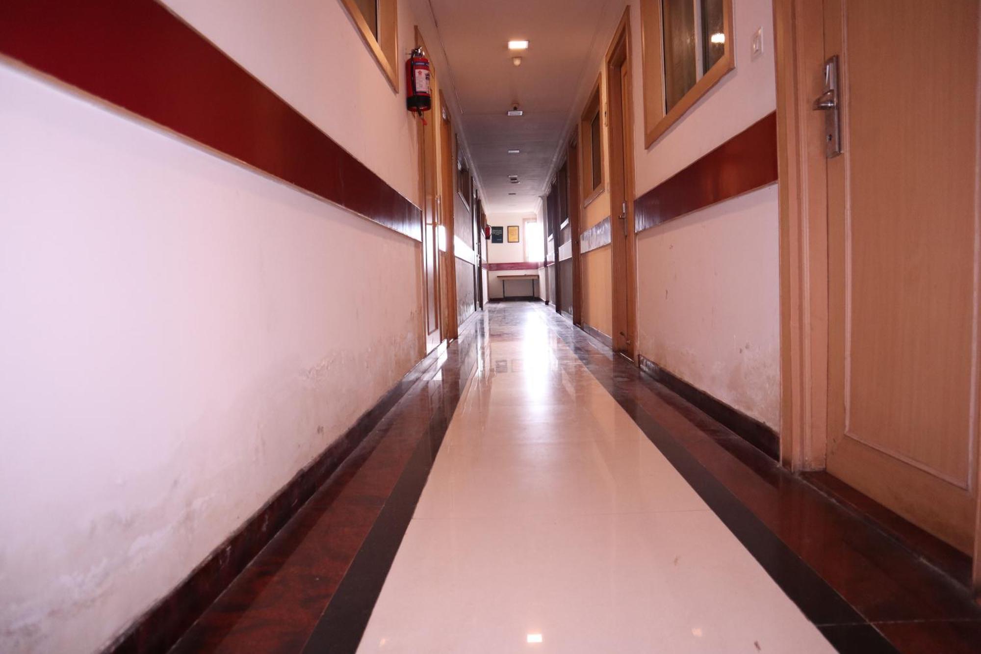 Sri Sai Ram Suites Bangalore Eksteriør billede